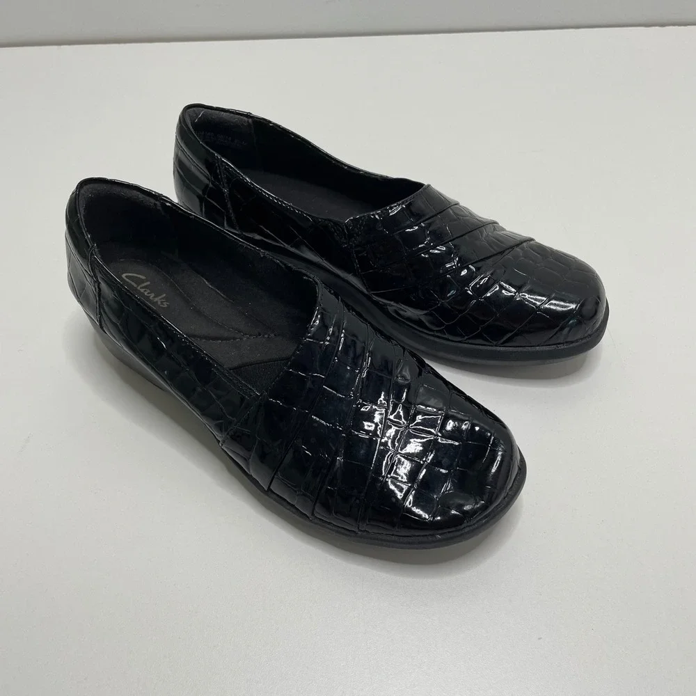 Clarks Collection Womens Black Croc Embossed Patent Wedge Slip On Loafers 8.5 M